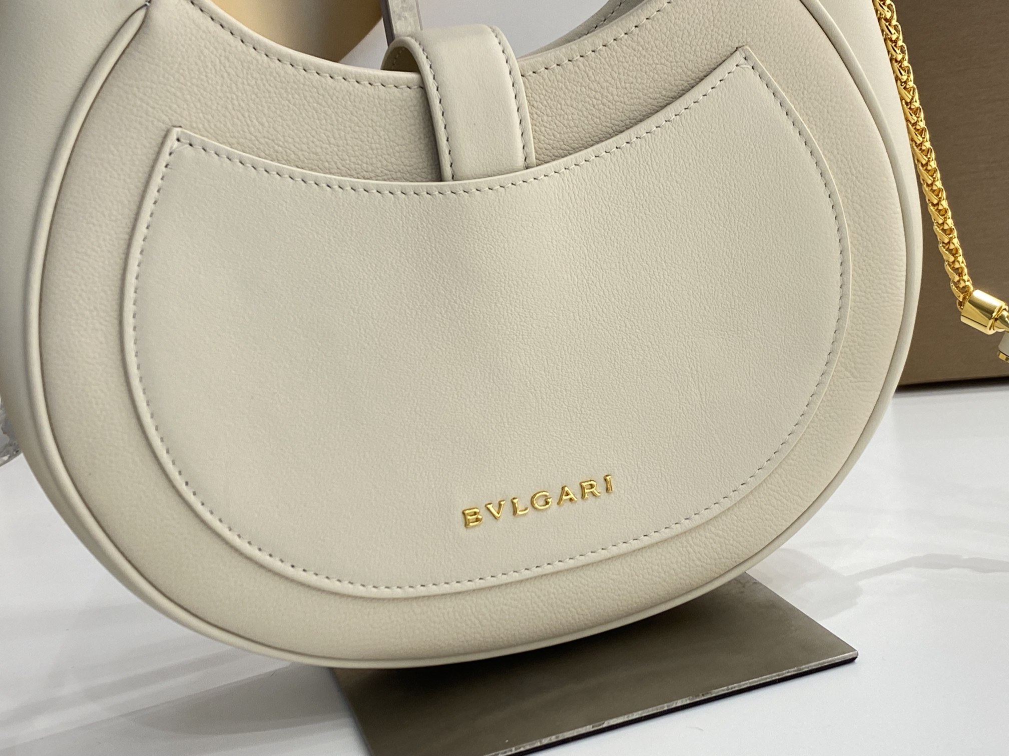 Bvlgari_Serpenti_Ellipse